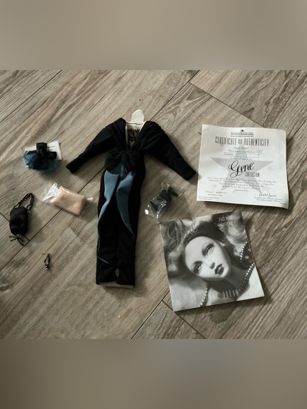 2000 Ashton Drake Gene Doll Jazz Note Outfit COA